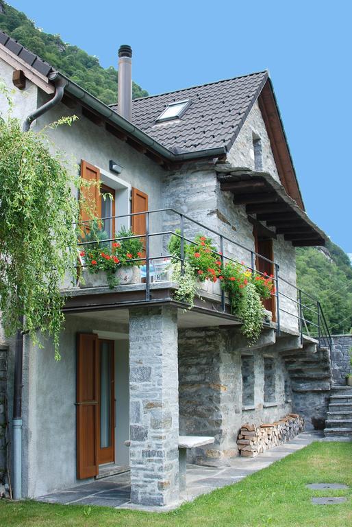 Вилла Casa Fontanella Brione  Экстерьер фото