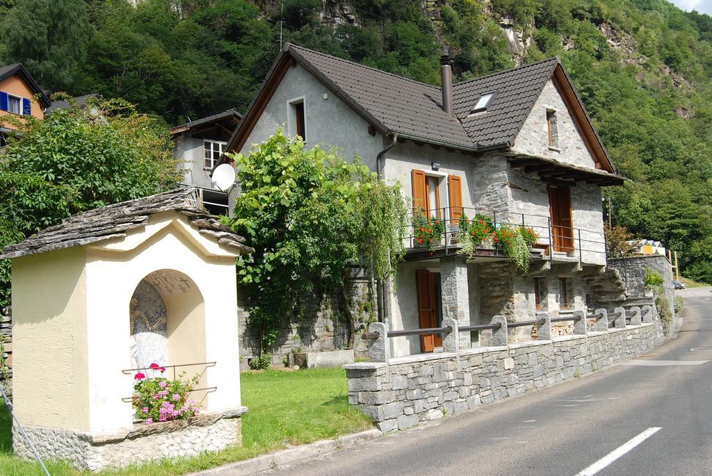 Вилла Casa Fontanella Brione  Экстерьер фото